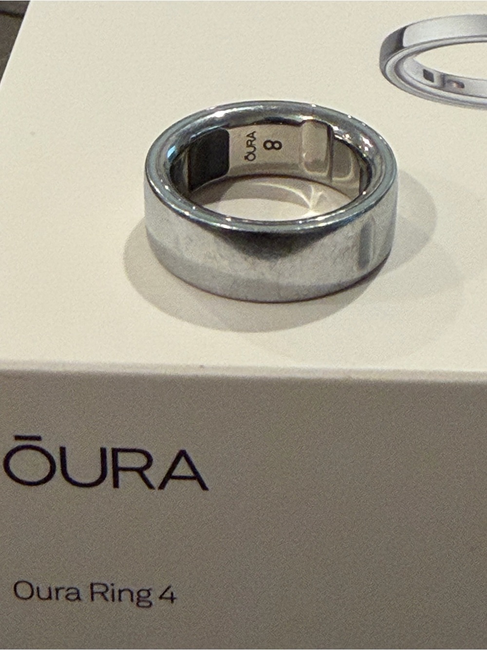 Oura Ring 4 – Silver – Size 8 – With Box & Charger